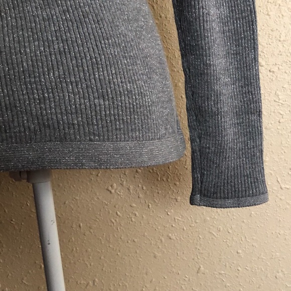 Calvin Klein Sweater (women’s) - Picture 5 of 9